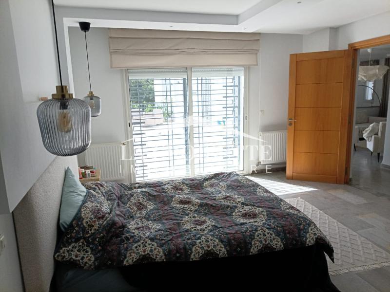 Étage de villa S+2 meublé à La Soukra